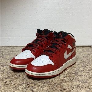 Air Jordan 1 mid ‘Chicago’